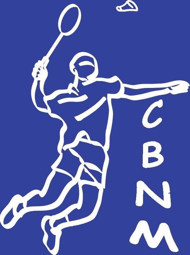 Un joueur de badminton dessiné en contour blanc sur un fond bleu avec les lettres C B N M en blanc
